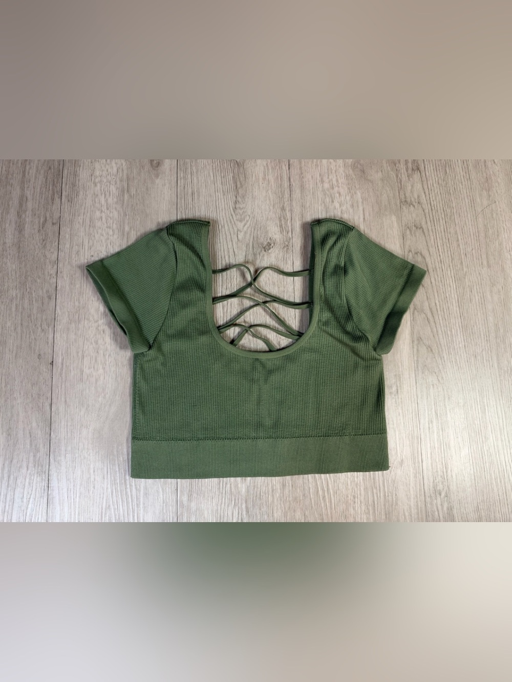 Aerie Women’s Olive Green Ribbed Solid Crossback Strappy athletic top size M
